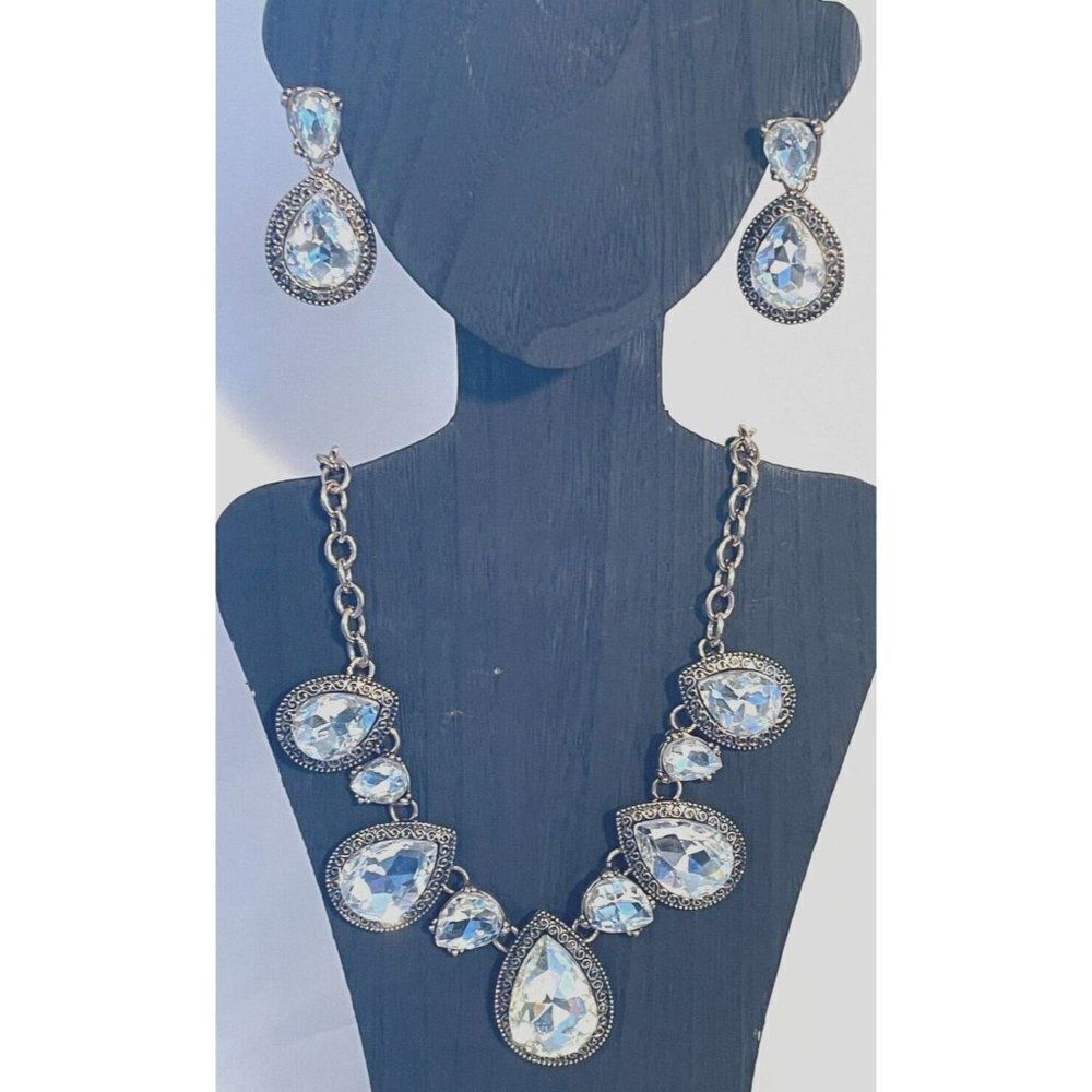 Erica Lyons Necklace and earrings set Crystal Teardrop goldtone - Picture 1 of 7